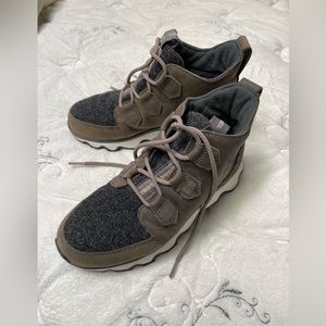 SOREL KINETIC CARIBOU WINTER BOOTS